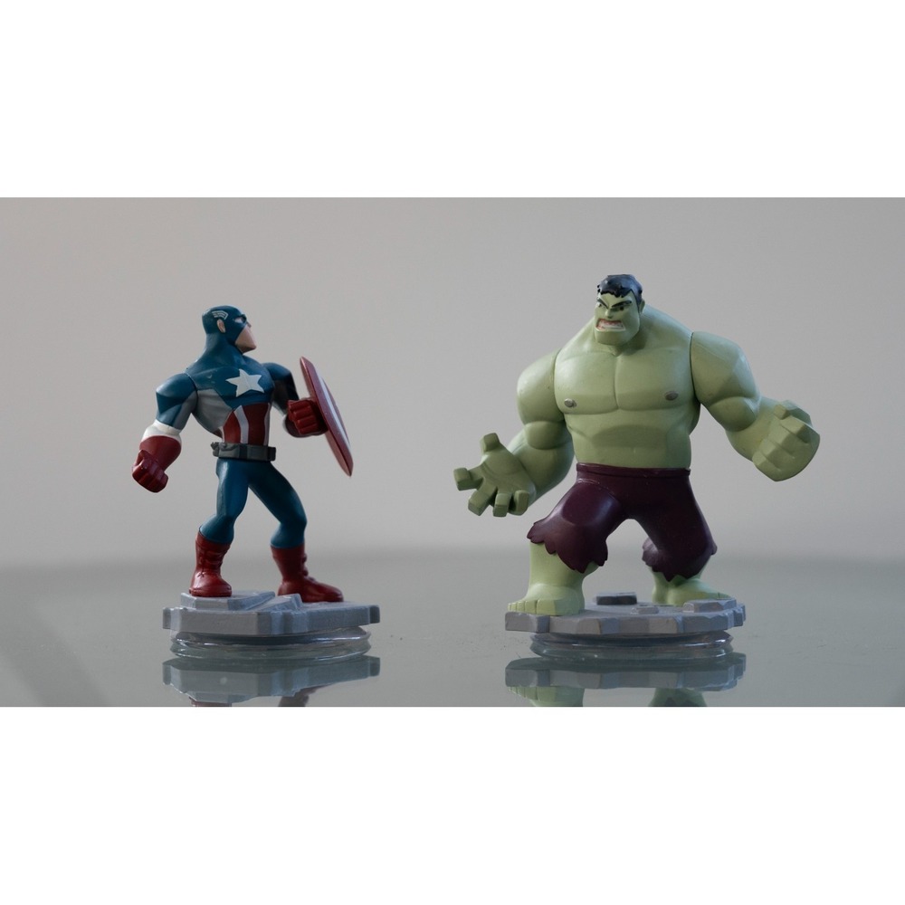 Disney Infinity 2.0 Marvel The Hulk + Captain America Figures
